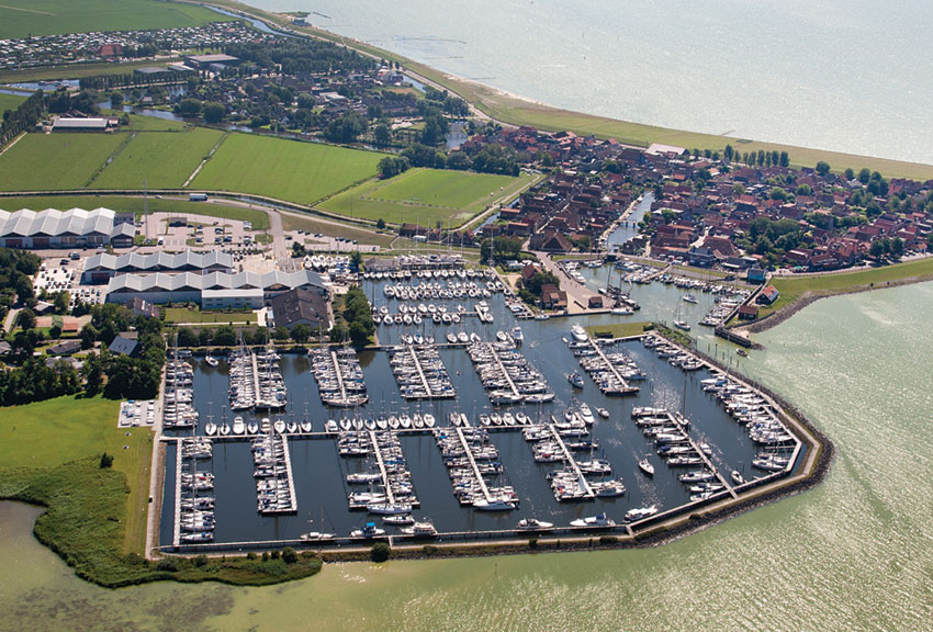 jachthaven-hindeloopen-luchtfoto